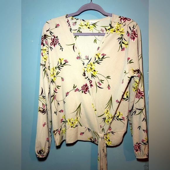 ‘Free Kisses’ front twist tie blouse, XL, new condition - Picture 1 of 6